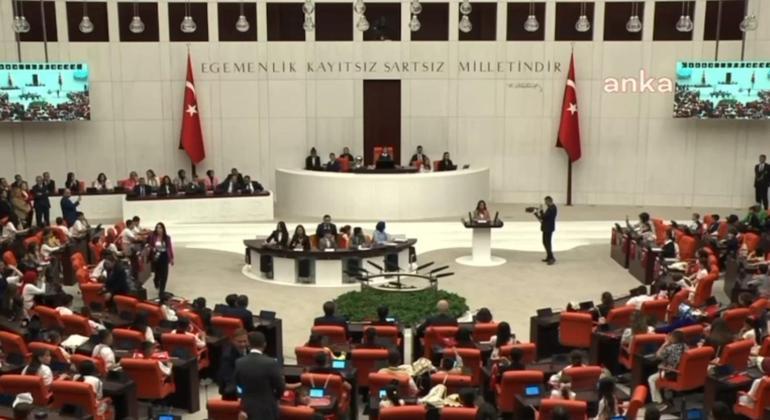 İrem, ‘23 Nisan’ konulu kompozisyon yarışmasında Türkiye 1incisi oldu, TBMM’de konuştu