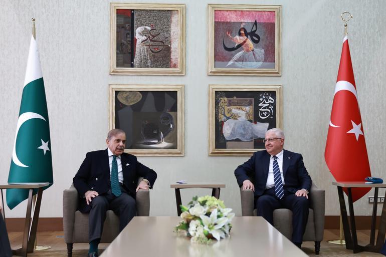 Bakan Güler, Pakistan Başbakanı Şerifi karşıladı