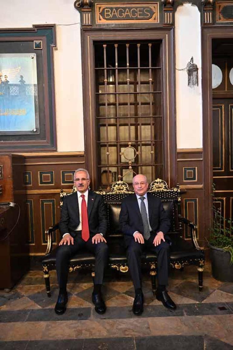 Bakan Uraloğlu, Suriye Ulaştırma Bakanı Bedir ile bir araya geldi