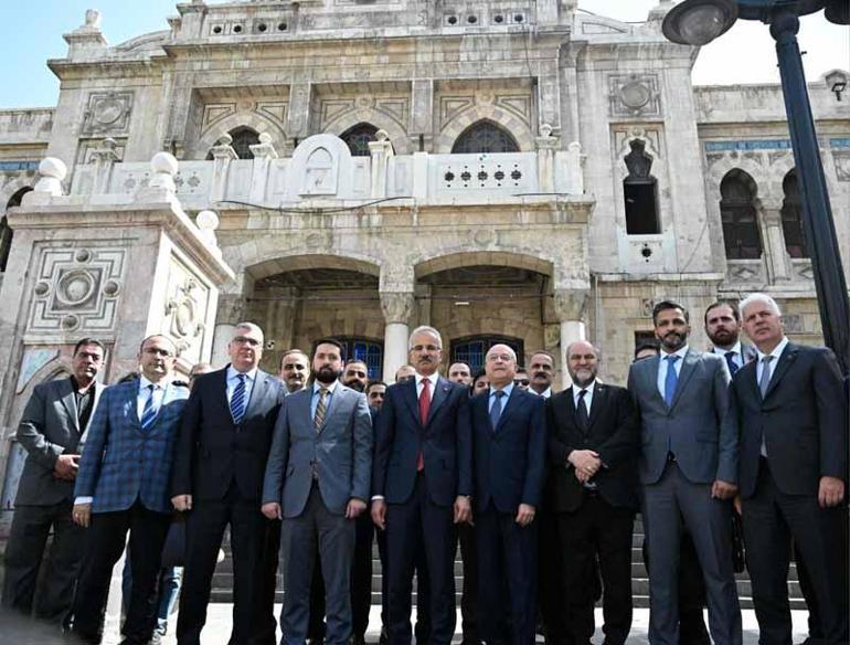 Bakan Uraloğlu, Suriye Ulaştırma Bakanı Bedir ile bir araya geldi