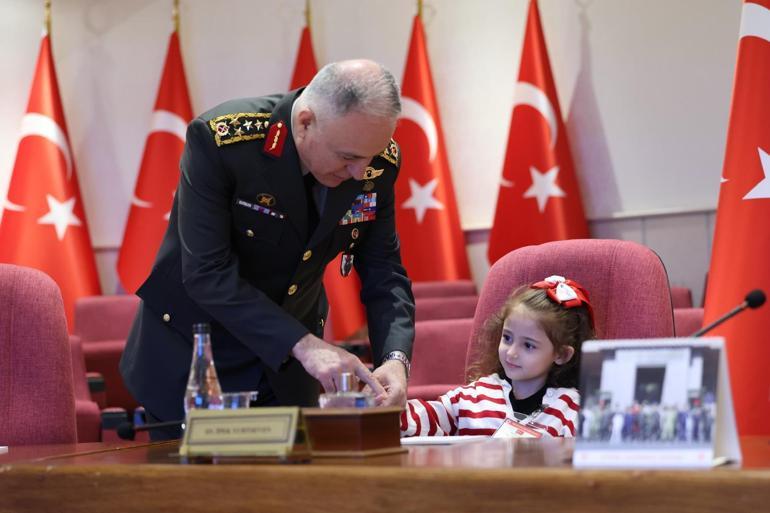 Bakan Güler, şehit ve gazi çocuklarıyla bir araya geldi