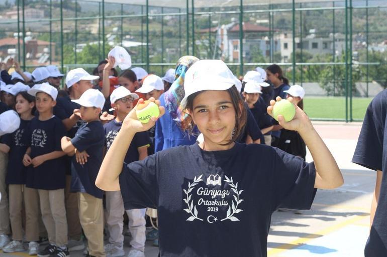 Haydi Tenise Projesi 11 deprem ilinde eş zamanlı başladı