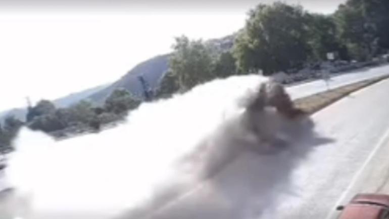 Hatayda freni arızalanan kamyon şelale bölgesine düştü: 1 ölü, 1 yaralı