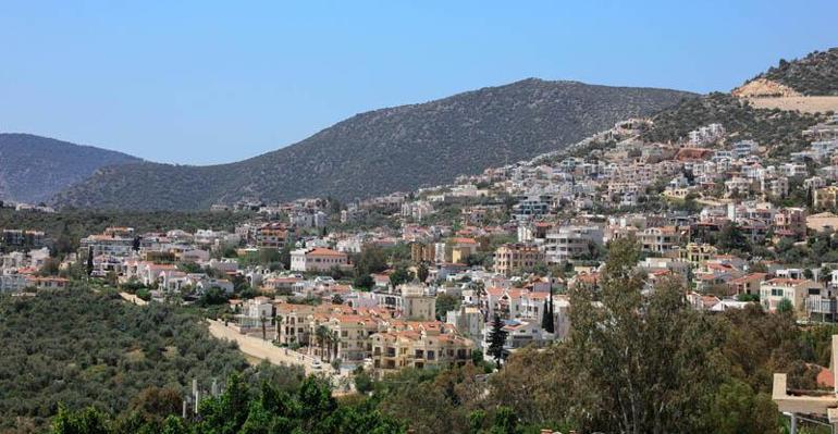 Kaşta kaçak yapı yıkım ihalesi 9uncu kez iptal edildi