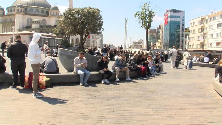 Taksim’de depremi hissedenler Gezi Parkı’na akın etti
