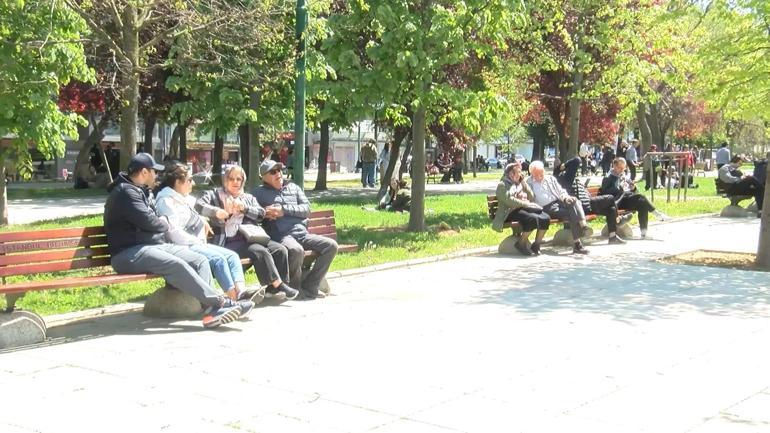 Taksim’de depremi hissedenler Gezi Parkı’na akın etti