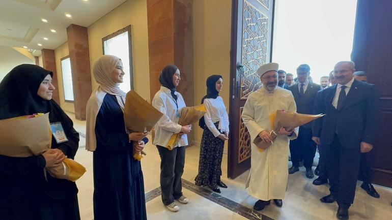 Diyanet İşleri Başkanı Erbaş: Hikmetin peşinde olalım