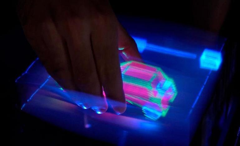 Dünyanın ilk etkileşimli 3D hologramı geliştirildi