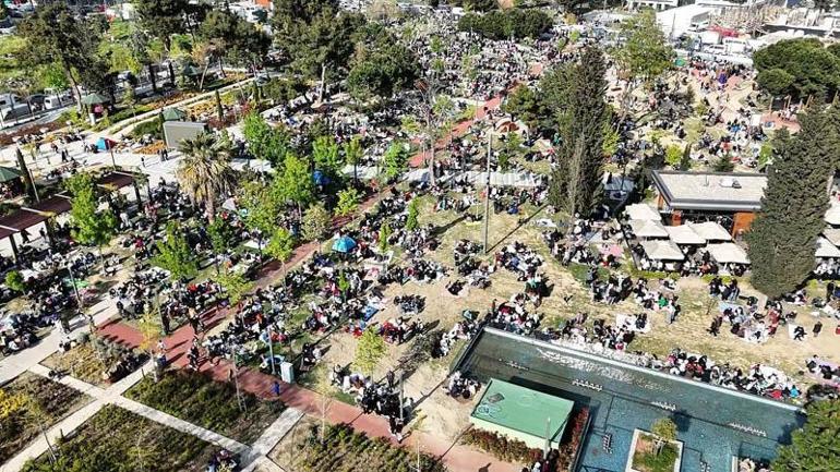 Depremin ardından Zeytinburnu Millet Bahçesindeki yoğunluk havadan görüntülendi