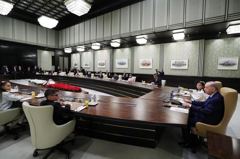 Cumhurbaşkanı Erdoğan, çocukları kabul etti