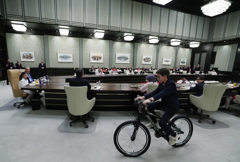 Cumhurbaşkanı Erdoğan, çocukları kabul etti