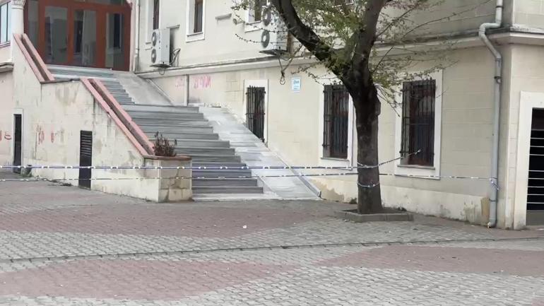 Arnavutköy’de depremin ardından minaresi hasar gören camii mühürlendi