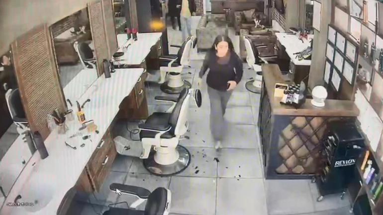 Bayrampaşada çayını alıp depremden kaçtı; Fatihte depremde şoka girdi yerinden kalkamadı