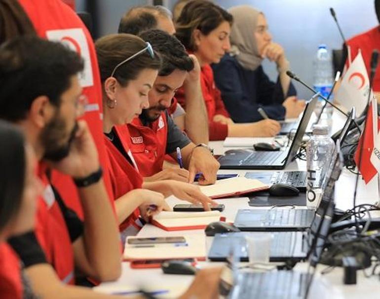 Türk Kızılaydan İstanbul depremi sonrası beslenme desteği