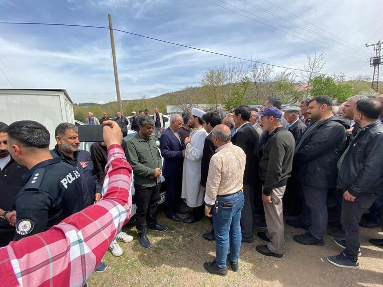 Halı sahada kalp krizinden hayatını kaybeden komiser toprağa verildi