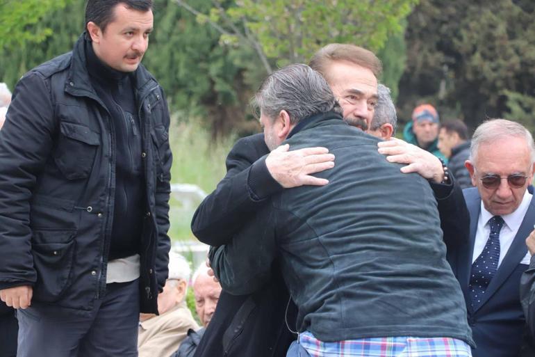 Trabzonspor Onursal Başkanı Mehmet Ali Yılmaz vefatının 1’inci yıldönümünde kabri başında anıldı