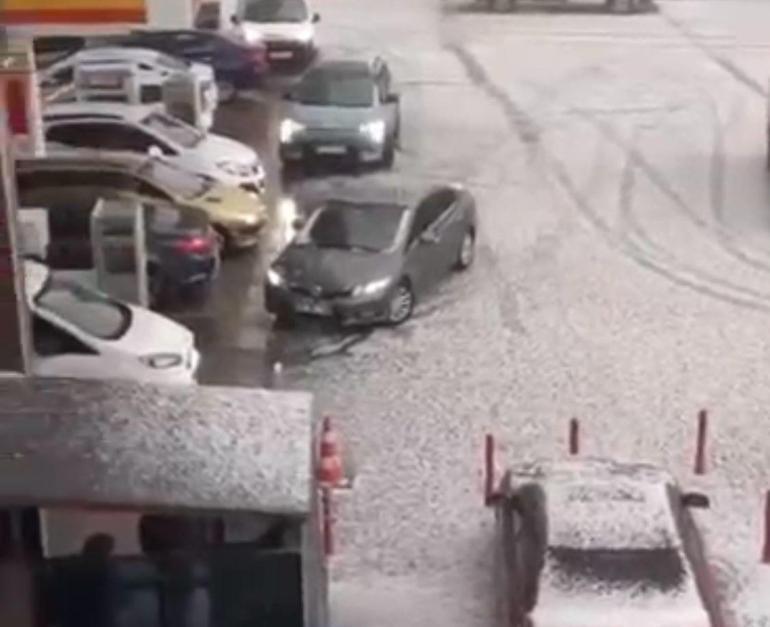 Ankarada sağanak ve dolu etkili oldu