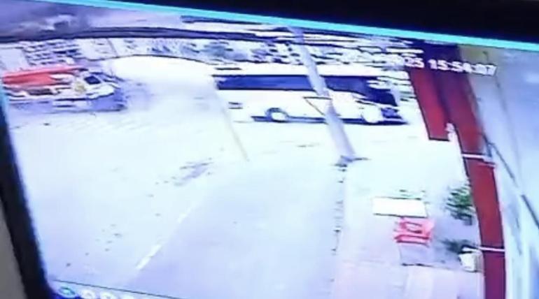 Bartın’da 3 aracın çarpıştığı kaza kamerada; 8 yaralı