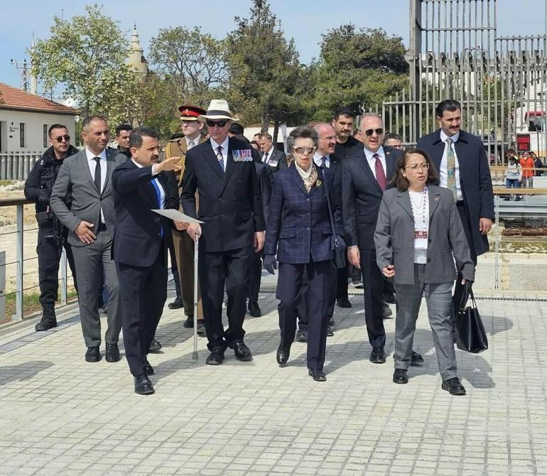 Birleşik Krallık Kraliyet Prensesi Anne, Seddülbahir Kalesi’ni ziyaret etti