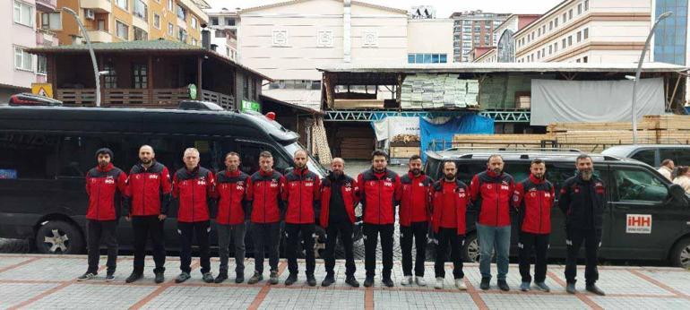 İHH, depremden etkilenen vatandaşlara çorba dağıttı