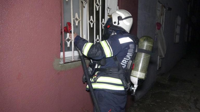 Boşanma davası açan eşine kızıp, oturdukları evi ateşe verdi