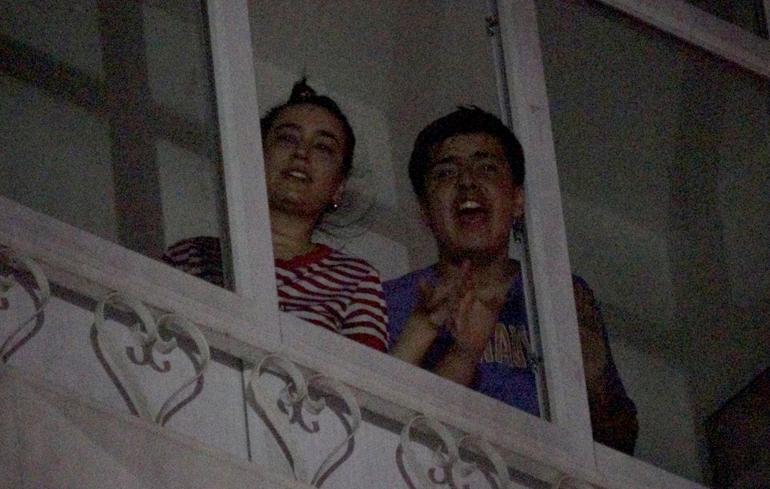 Boşanma davası açan eşine kızıp, oturdukları evi ateşe verdi