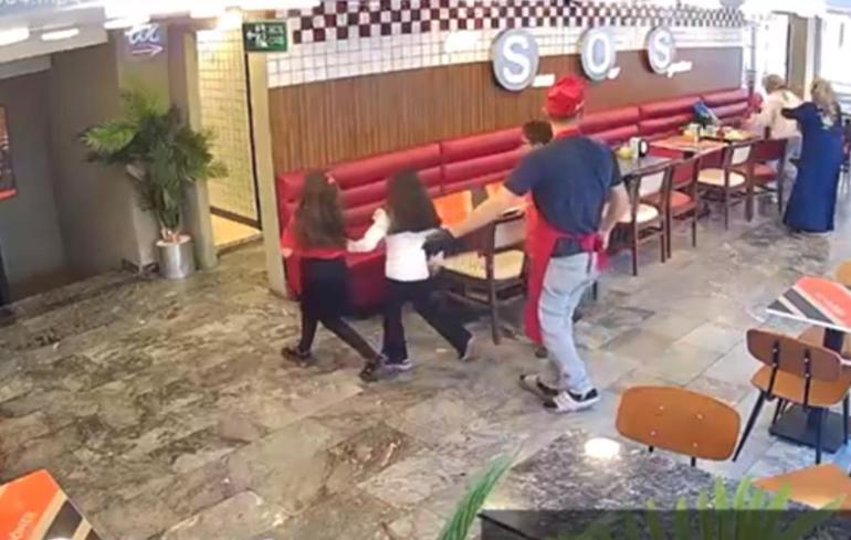 Sultangazide depremde herkes kaçtı; o ailesine koştu