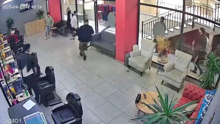 Avcılarda deprem anları kamerada