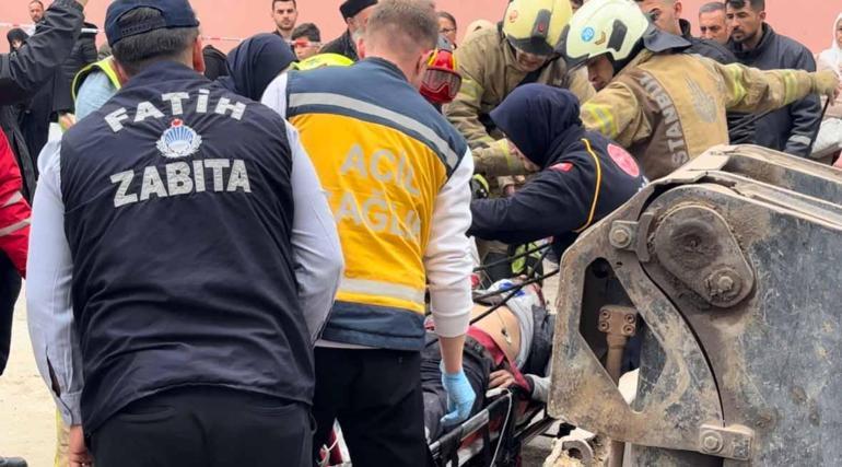 Fatihte iş makinesinin çarptığı işçi 10 metrelik kuyuya düştü