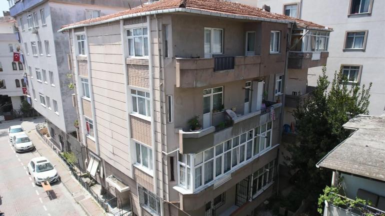 Küçükçekmecede deprem sonrasında boşaltılan binalar havadan görüntülendi