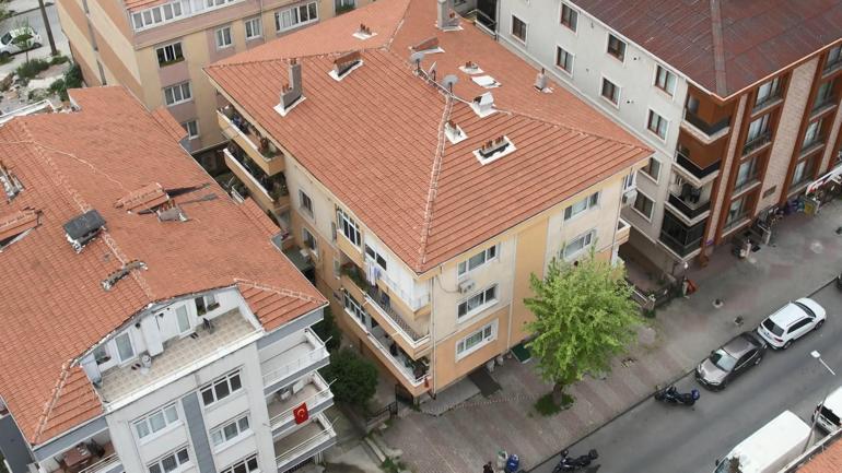 Küçükçekmecede deprem sonrasında boşaltılan binalar havadan görüntülendi