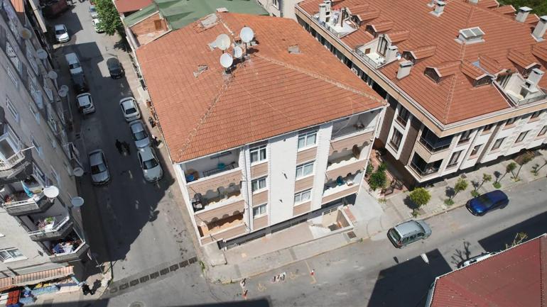 Küçükçekmecede deprem sonrasında boşaltılan binalar havadan görüntülendi