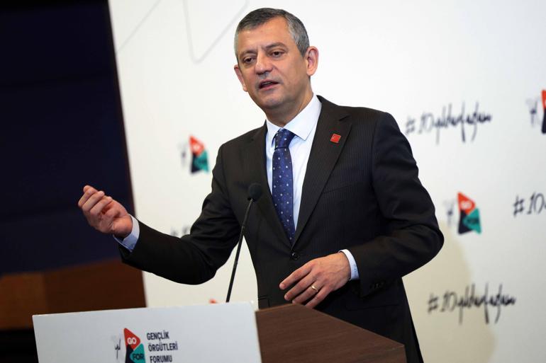 Özgür Özel, gençlerle buluştu