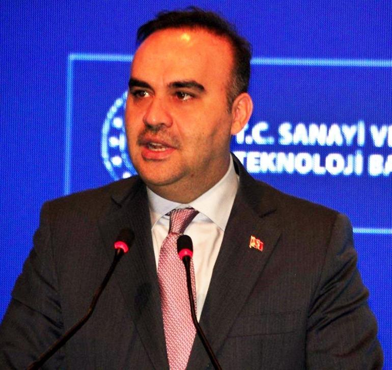 Bakan Kacır: Turizm gelirlerinde 61,1 milyar dolarla yeni bir rekora imza attık
