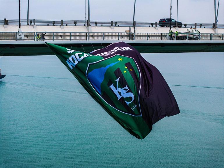 Osmangazi Köprüsü’ne dev Kocaelispor bayrağı asıldı