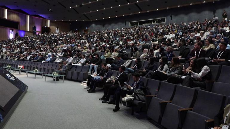 Selçuk Bayraktara Haliç Üniversitesinde fahri doktora ünvanı verildi