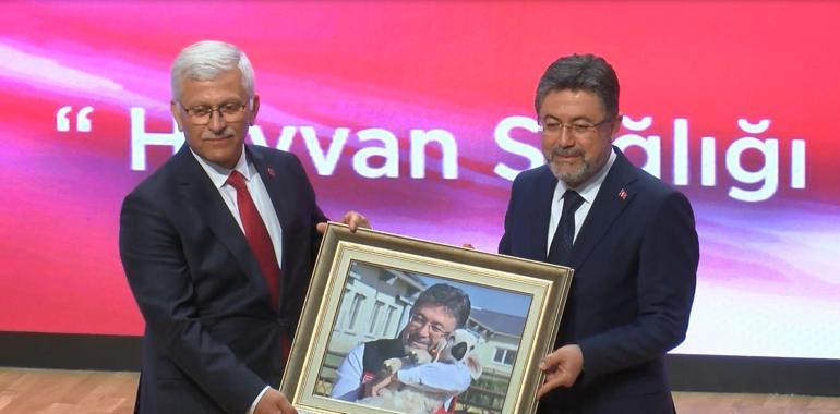 Bakan Yumaklı: Sahipsiz köpek denetimlerinde veteriner hekimler aktif yer alacak