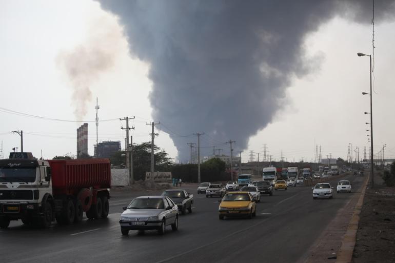 İranın Bender Abbas Limanındaki patlamada hayatını kaybedenlerin sayısı 28e yükseldi