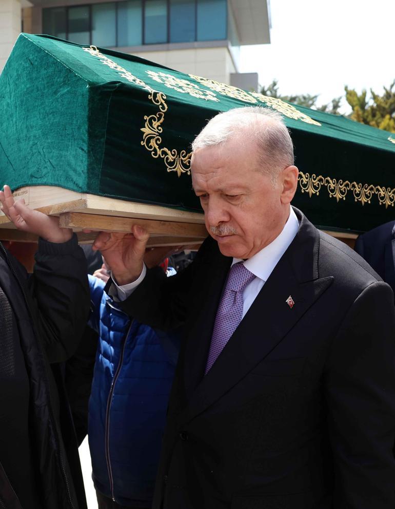 Cumhurbaşkanı Erdoğan, Arapça öğretmeni Ahmet Karamanın cenaze namazına katıldı