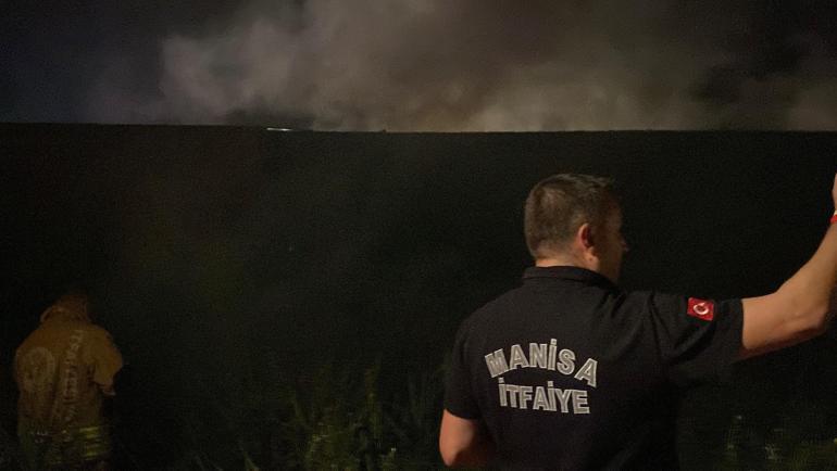 Manisada geri dönüşüm tesisindeki yangın, söndürüldü
