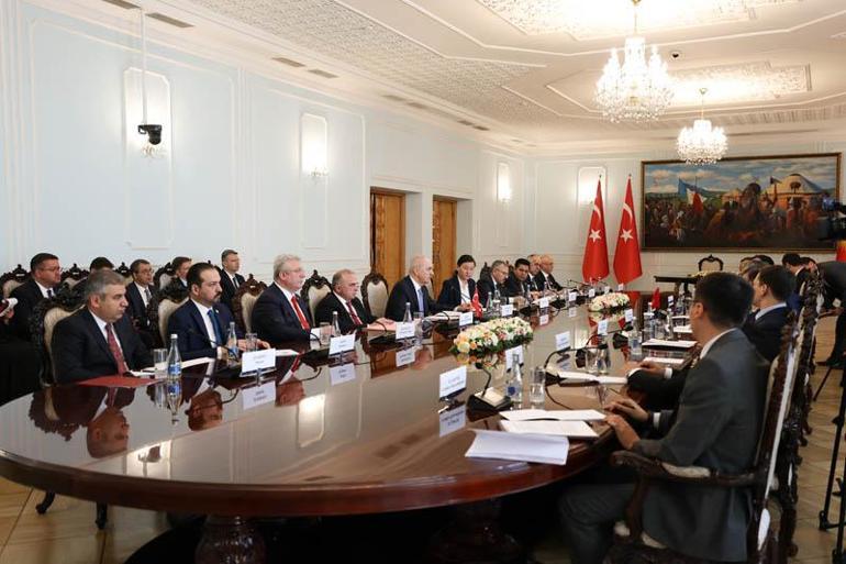 TBMM Başkanı Kurtulmuş, Kırgızistan Jogorku Keneş Başkanı Turgunbek Uulu ile bir araya geldi