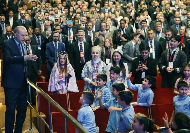 Cumhurbaşkanı Erdoğan: Türkiye’de toplam 4 milyon 33 bin göçmen var