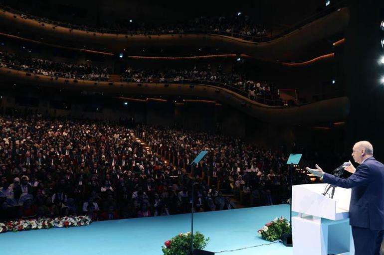 Cumhurbaşkanı Erdoğan: Türkiye’de toplam 4 milyon 33 bin göçmen var