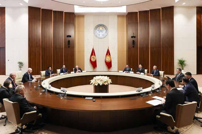 Kırgızistan Cumhurbaşkanı Caparov, TBMM Başkanı Kurtulmuşu kabul etti