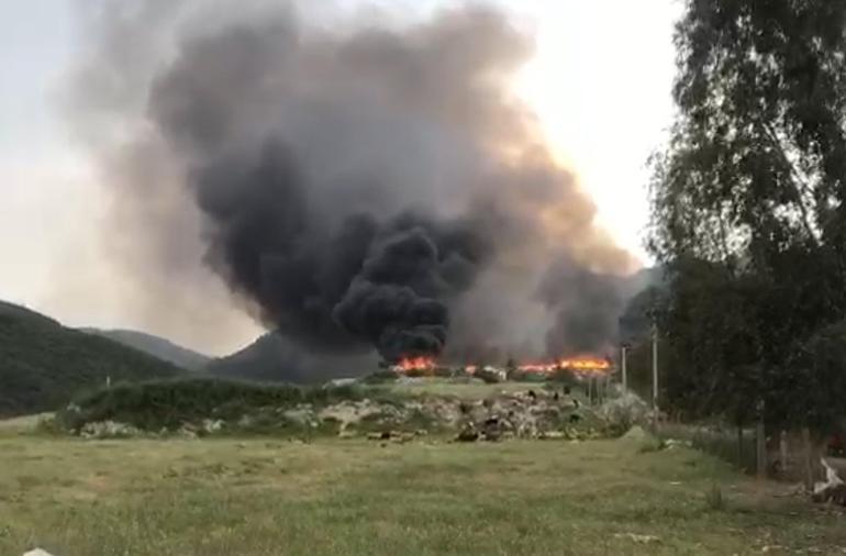 İzmir’de, kaçak döküm sahasında yangın