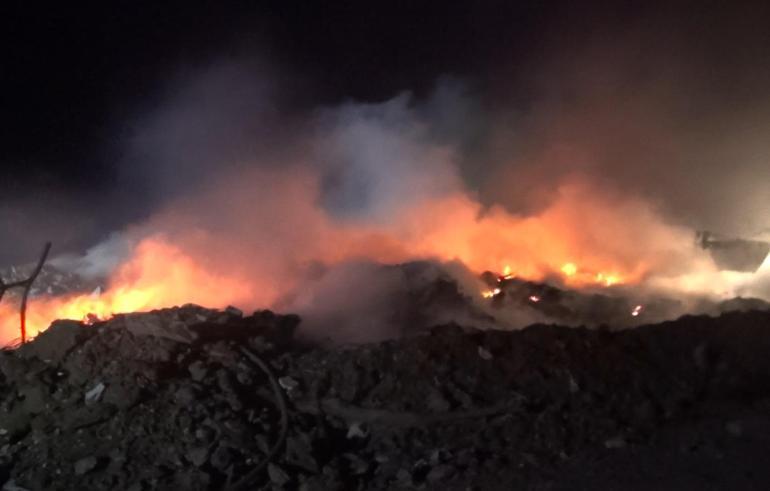 Silivride hurdalık alanda çıkan yangın söndürüldü