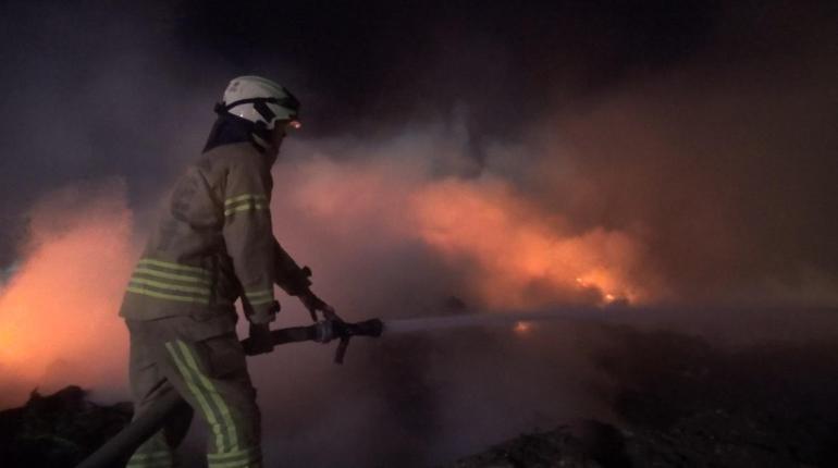 Silivride hurdalık alanda çıkan yangın söndürüldü