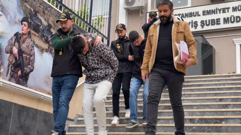 Kartalda park halindeki otomobilden 50 bin lira çalan şüpheliler kamerada