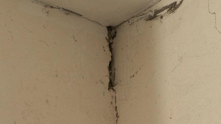 Başakşehirde Çevre, Şehircilik ve İklim Değişikliği Bakanlığı ekiplerinden hasar tespit çalışması