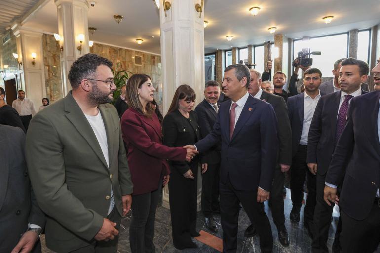 Özgür Özel Saraçhanede konuştu